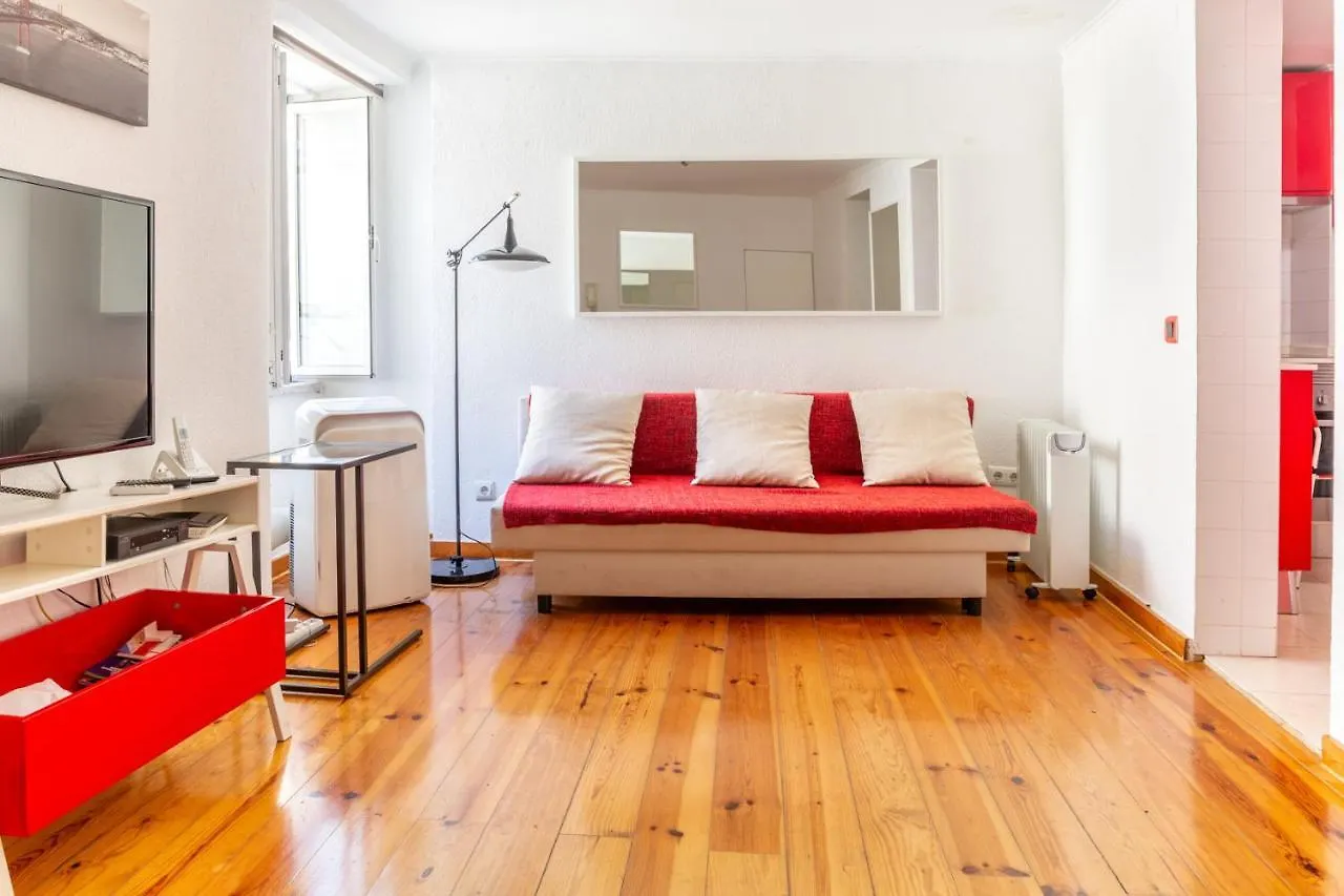Studio In The Heart Of Alfama! Super Central! Lisbon Apartment